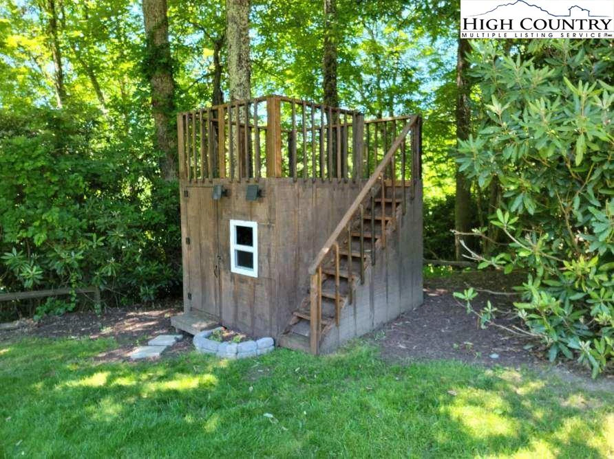 Image number 18 for the current listing