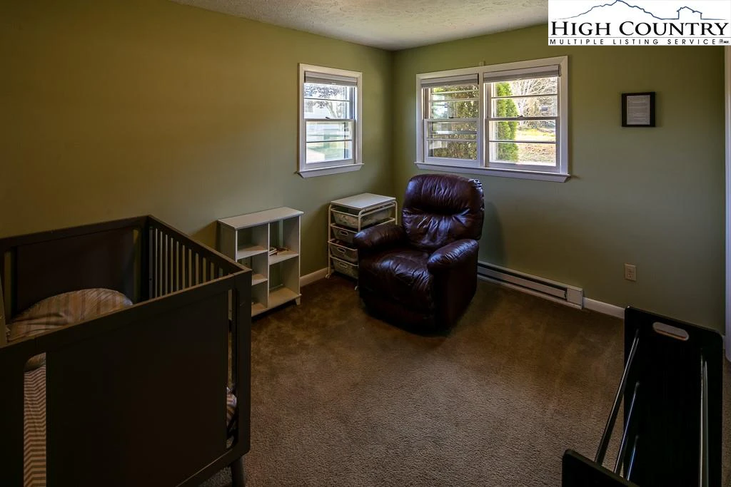 Image number 7 for the current listing