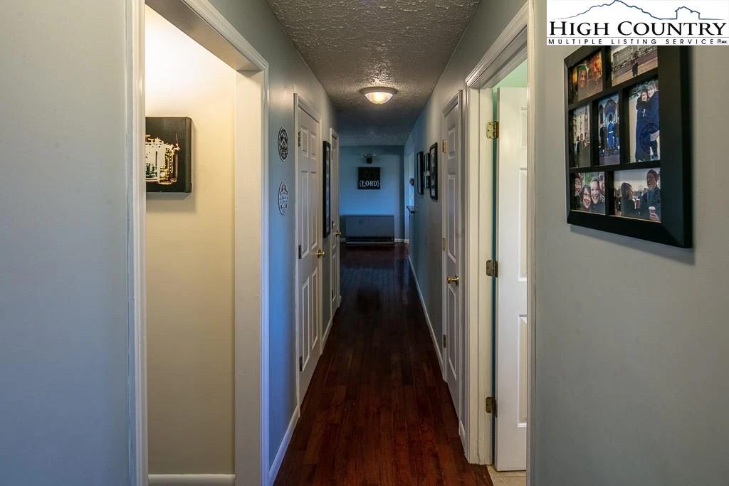 Image number 12 for the current listing