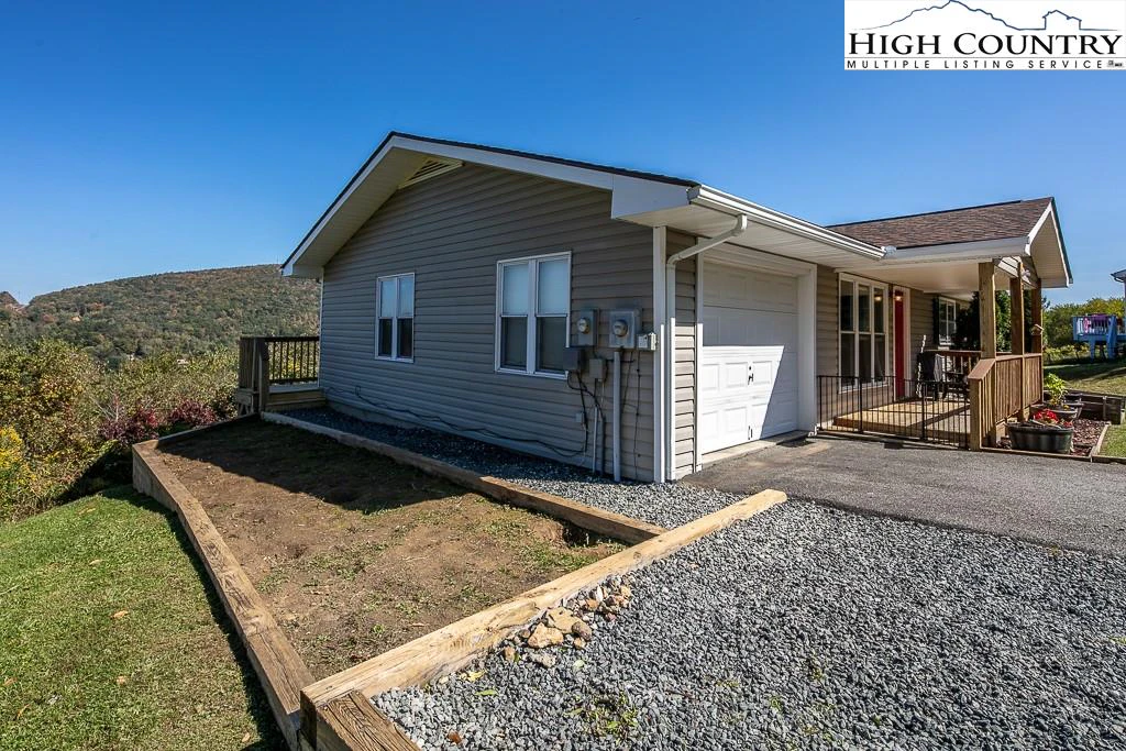 Image number 2 for the current listing