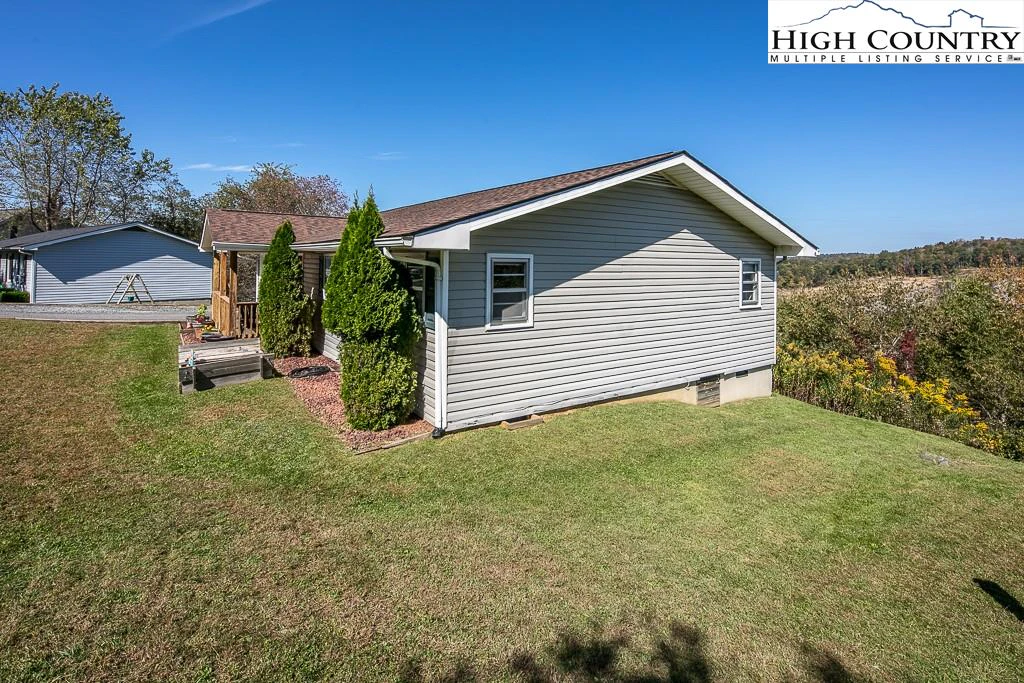 Image number 15 for the current listing