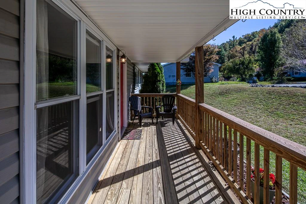 Image number 16 for the current listing