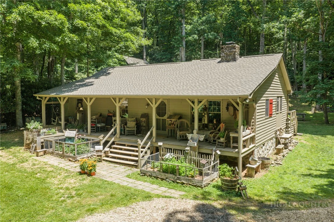 Image number 4 for the current listing
