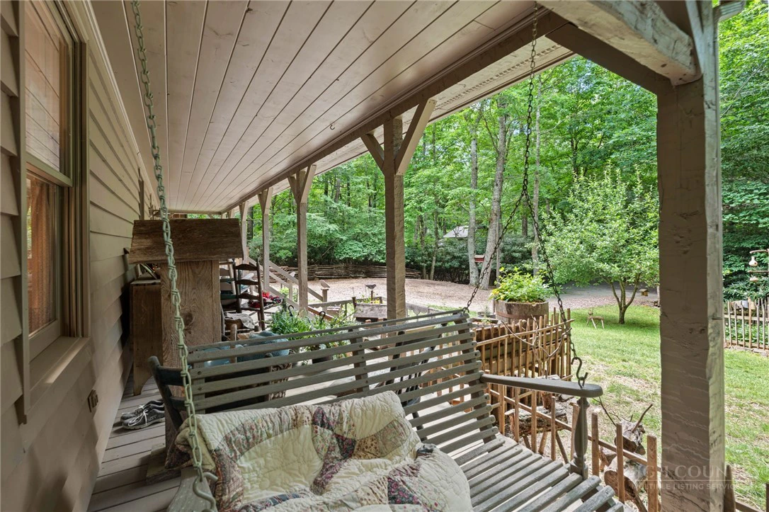 Image number 5 for the current listing