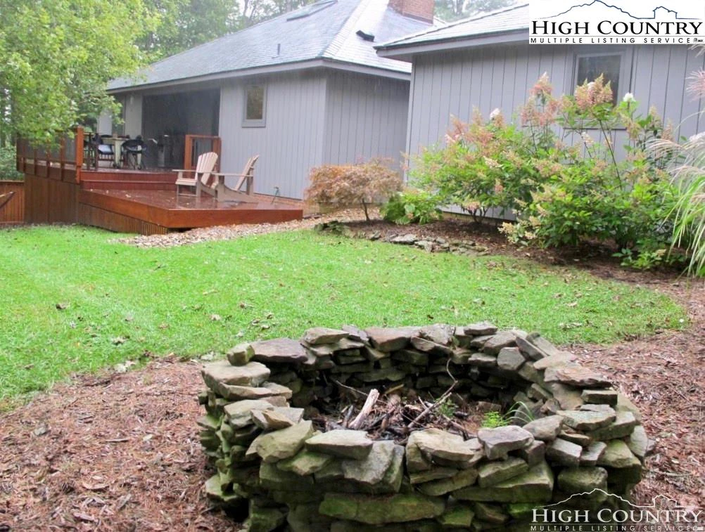 Image number 16 for the current listing