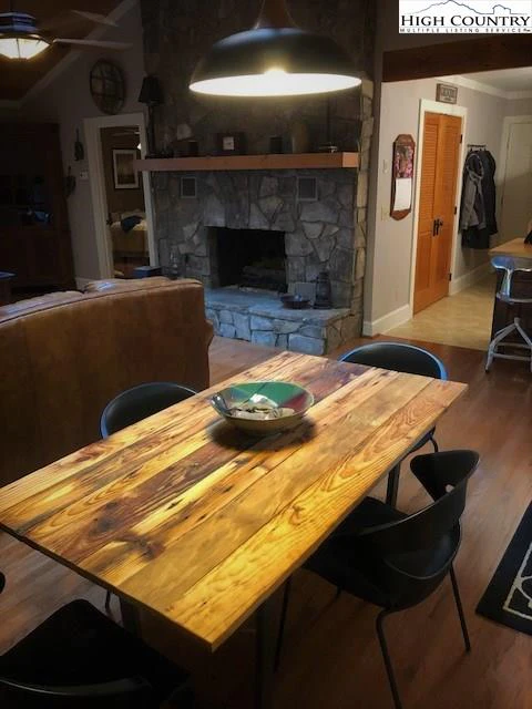 Image number 20 for the current listing