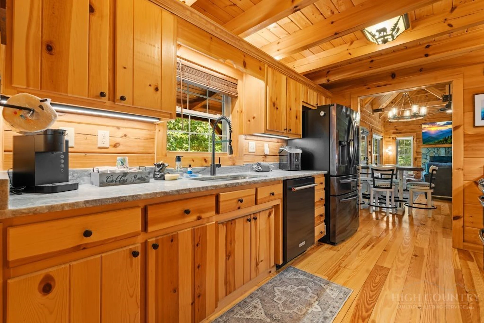 Image number 9 for the current listing