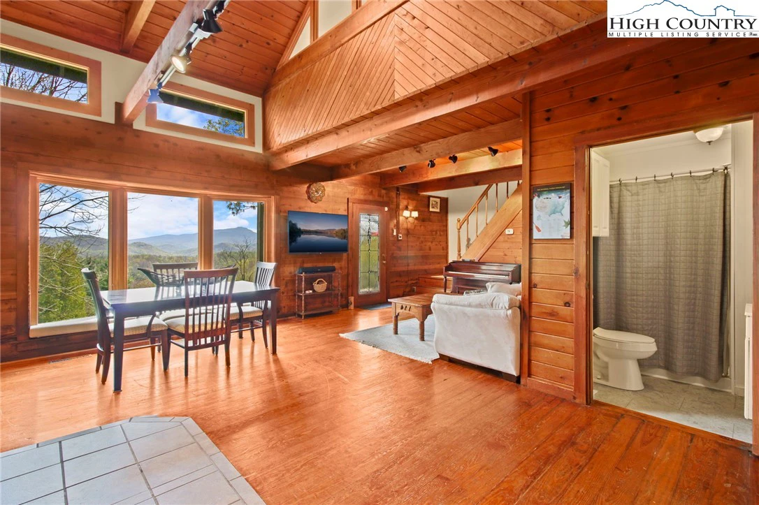 Image number 3 for the current listing
