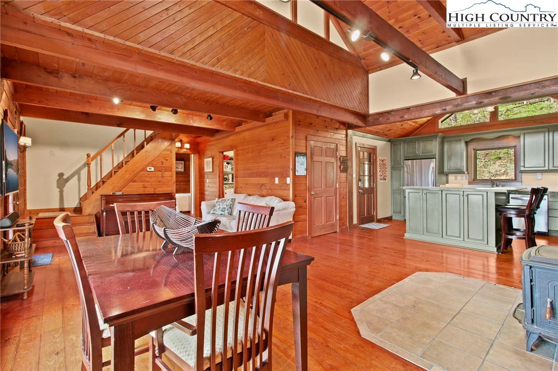 Image number 6 for the current listing