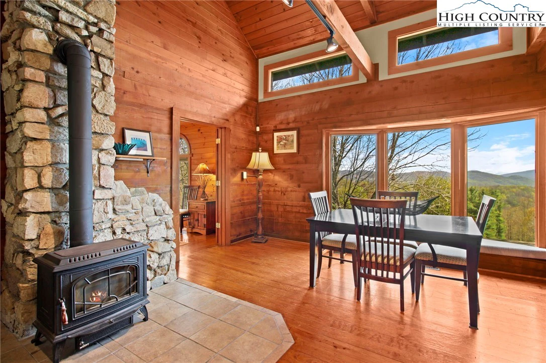 Image number 8 for the current listing
