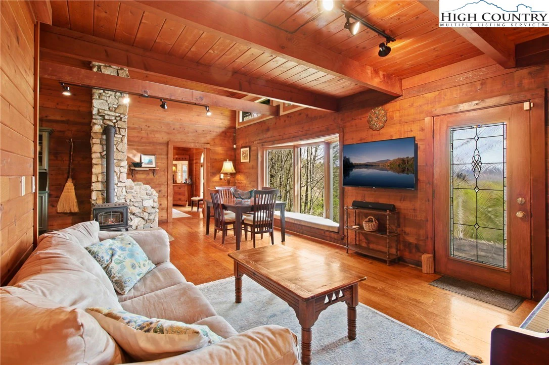 Image number 10 for the current listing