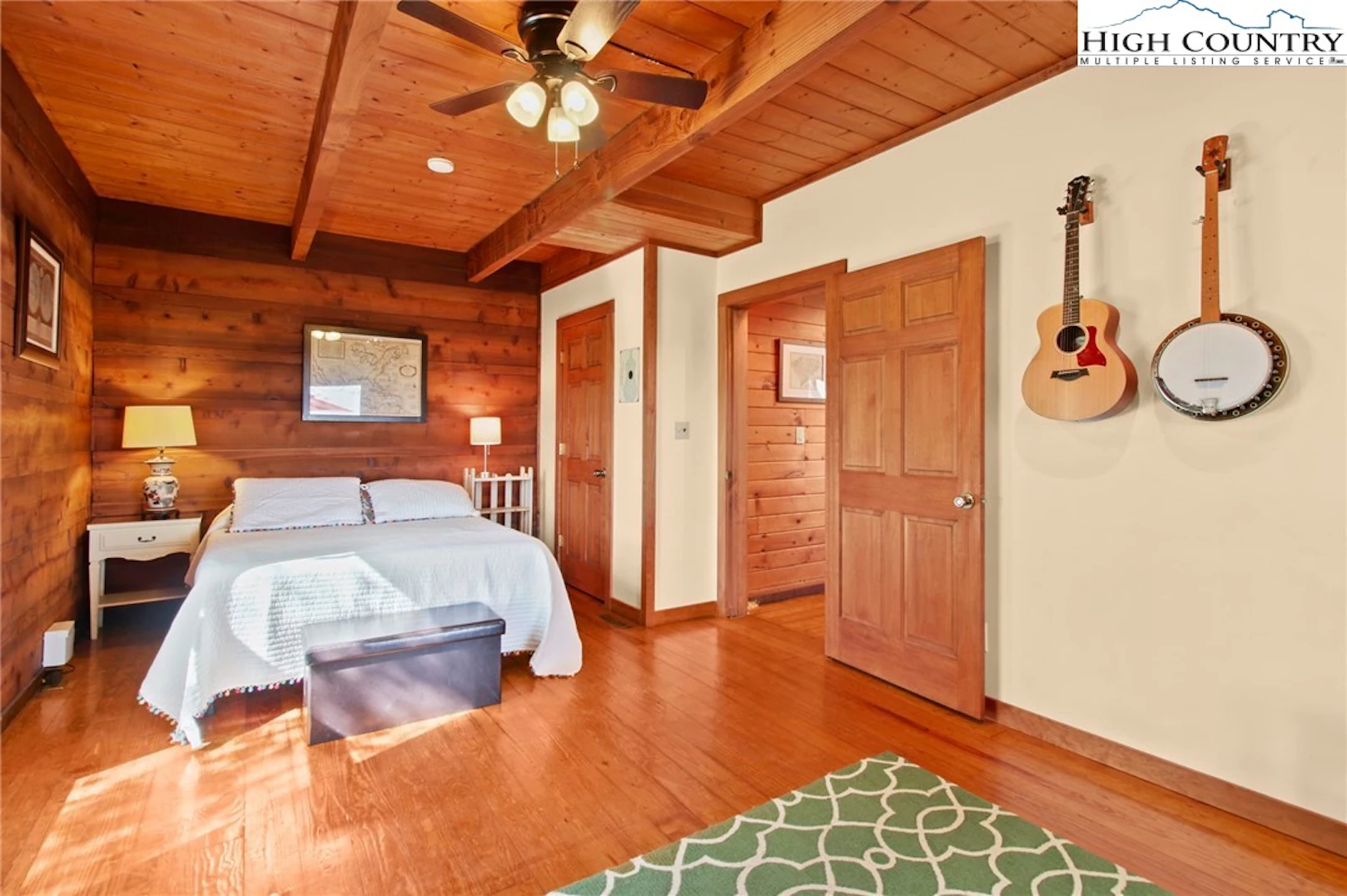 Image number 11 for the current listing