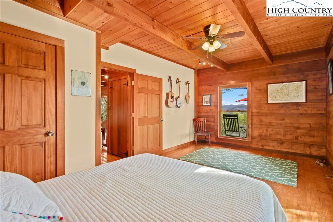 Image number 12 for the current listing