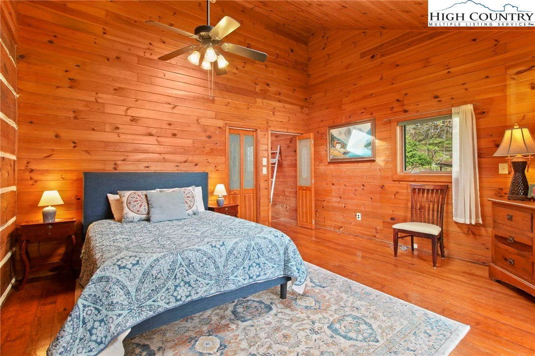 Image number 13 for the current listing