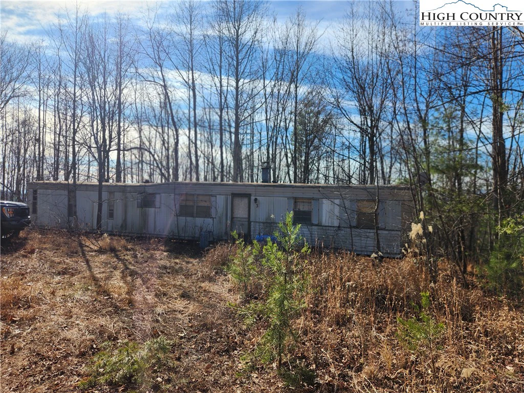 Image number 16 for the current listing
