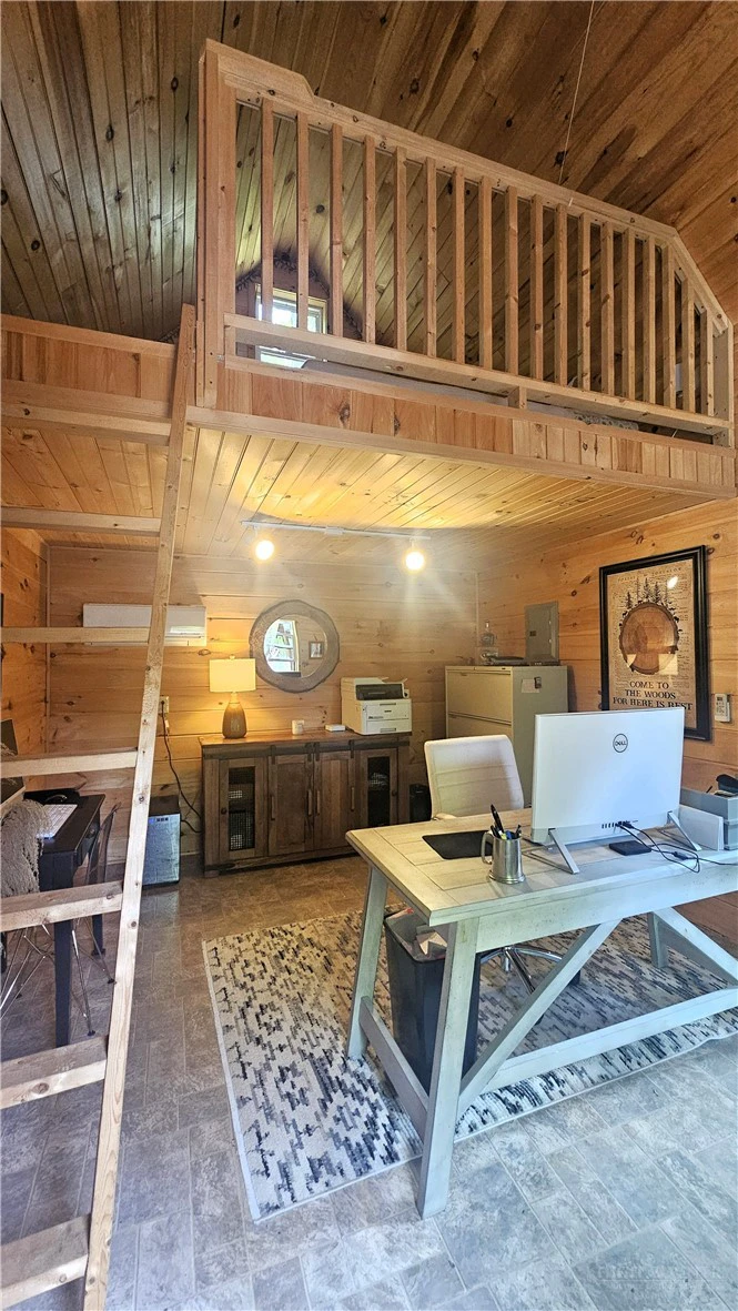 Image number 10 for the current listing