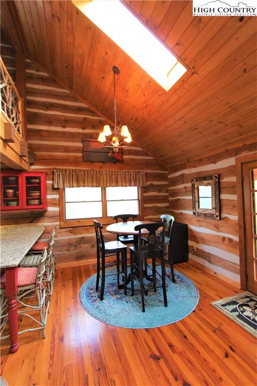 Image number 11 for the current listing