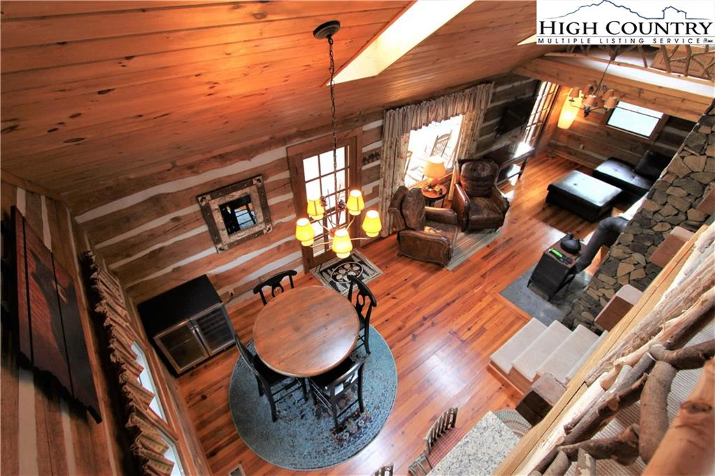 Image number 9 for the current listing
