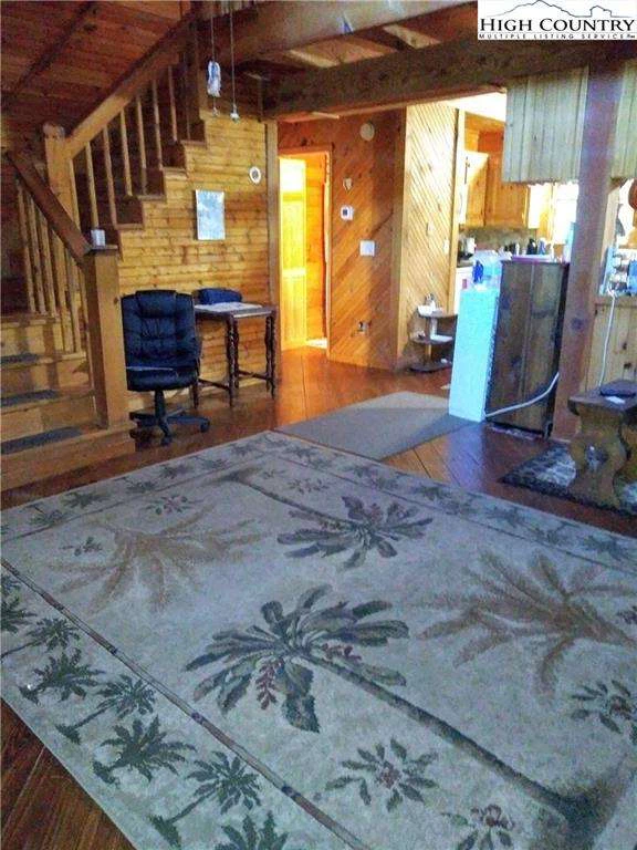 Image number 2 for the current listing
