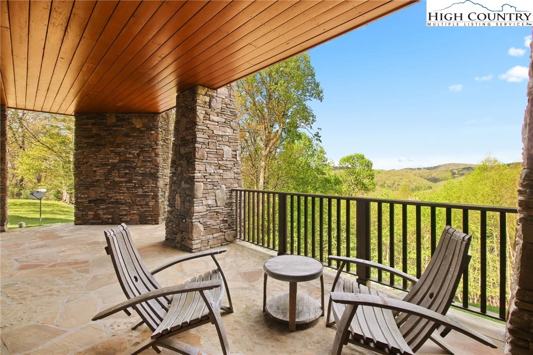 Image number 3 for the current listing