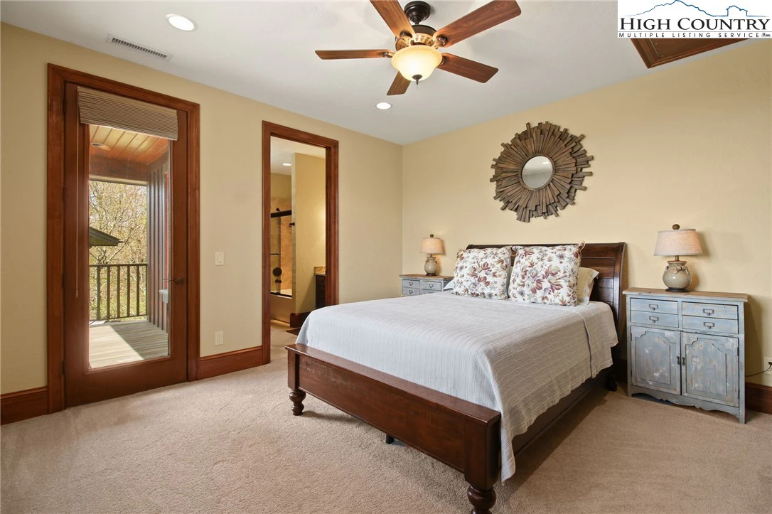 Image number 8 for the current listing