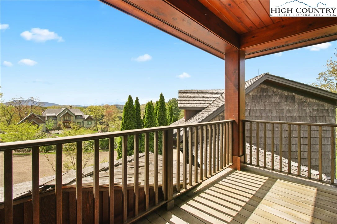 Image number 10 for the current listing