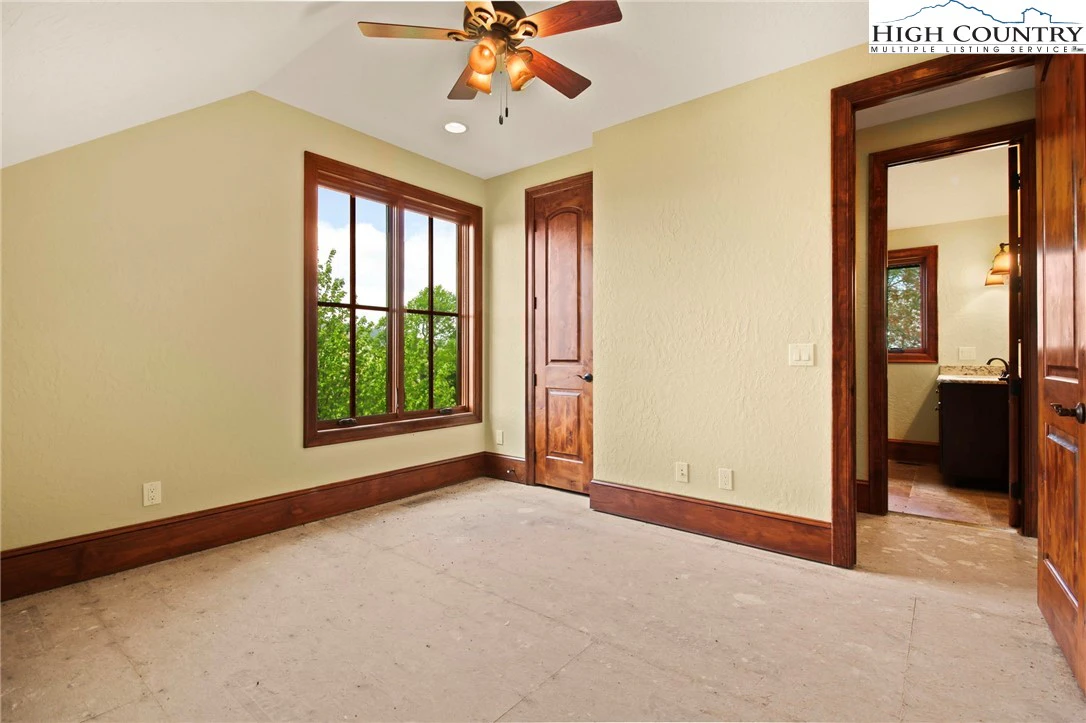 Image number 22 for the current listing