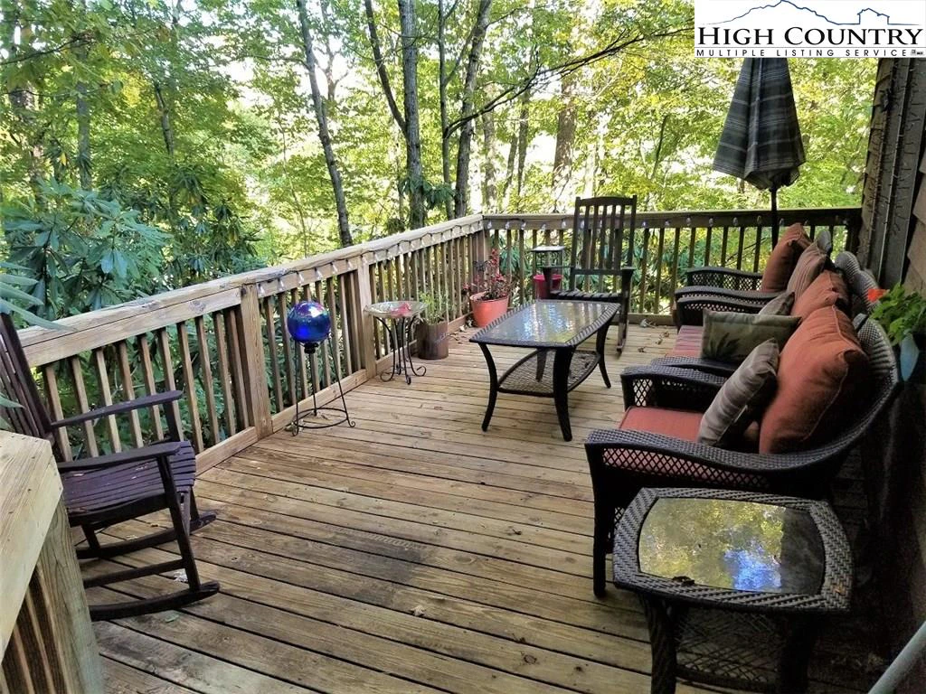 Image number 4 for the current listing