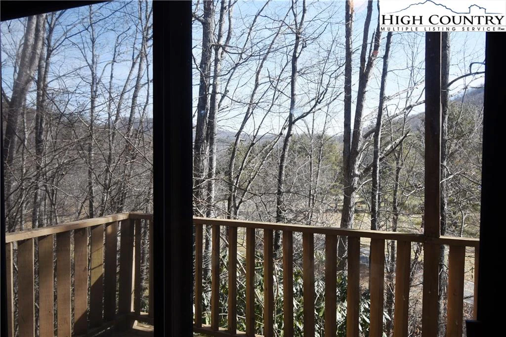 Image number 14 for the current listing