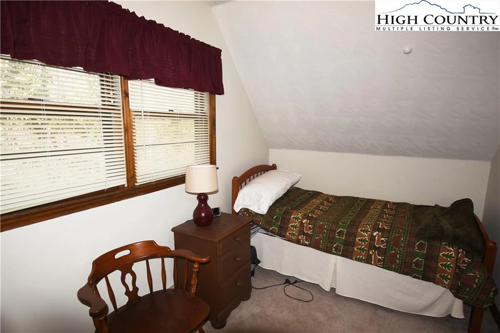Image number 10 for the current listing
