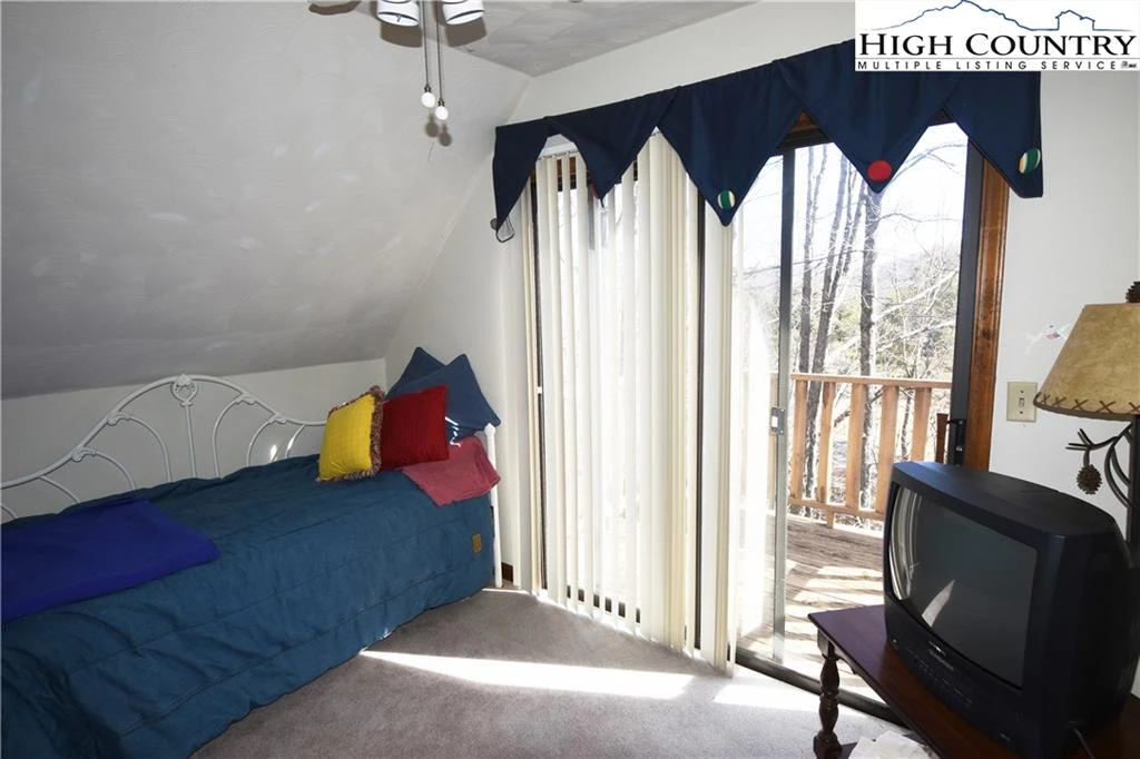Image number 8 for the current listing