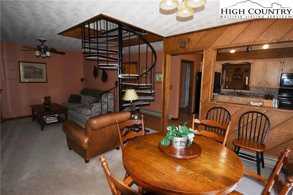 Image number 21 for the current listing