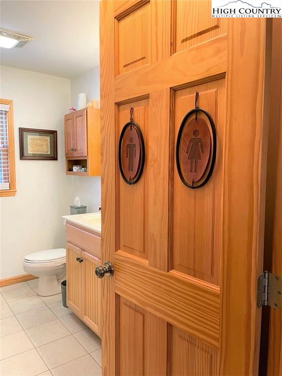 Image number 7 for the current listing