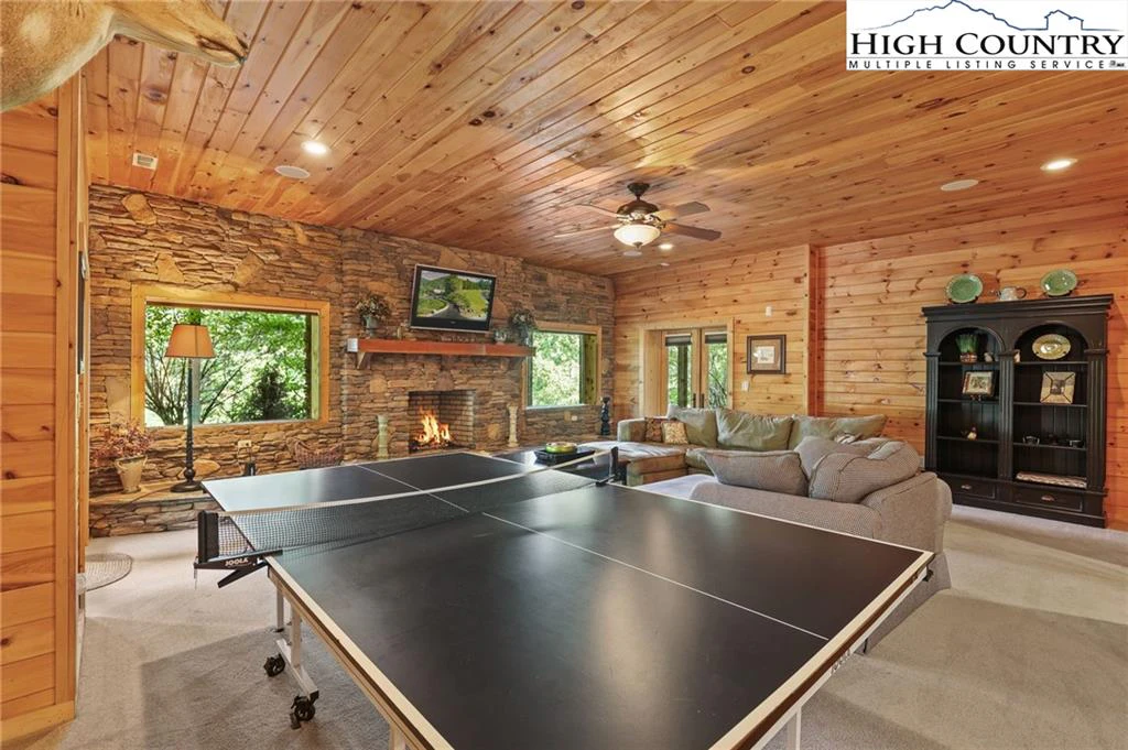 Image number 4 for the current listing
