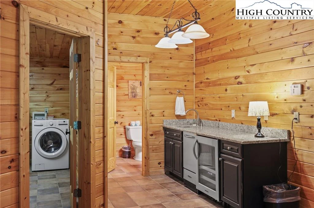 Image number 6 for the current listing