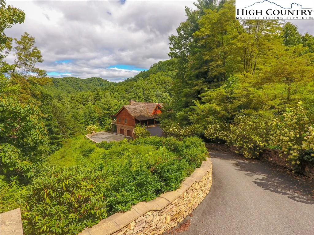 Image number 18 for the current listing