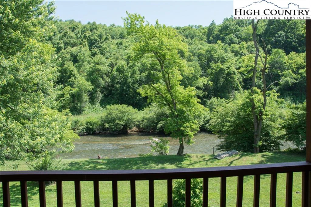 Image number 1 for the current listing