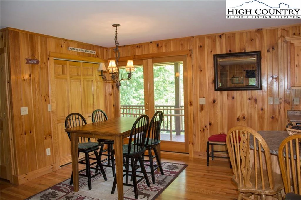 Image number 12 for the current listing