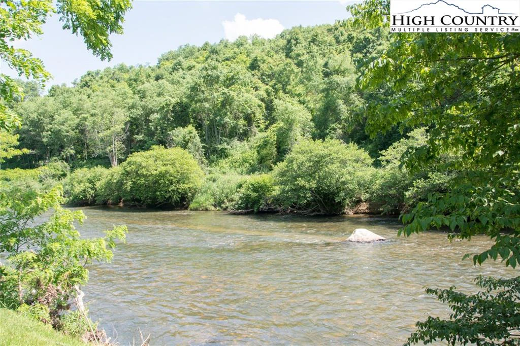 Image number 18 for the current listing