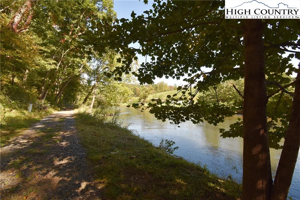 Image number 1 for the current listing