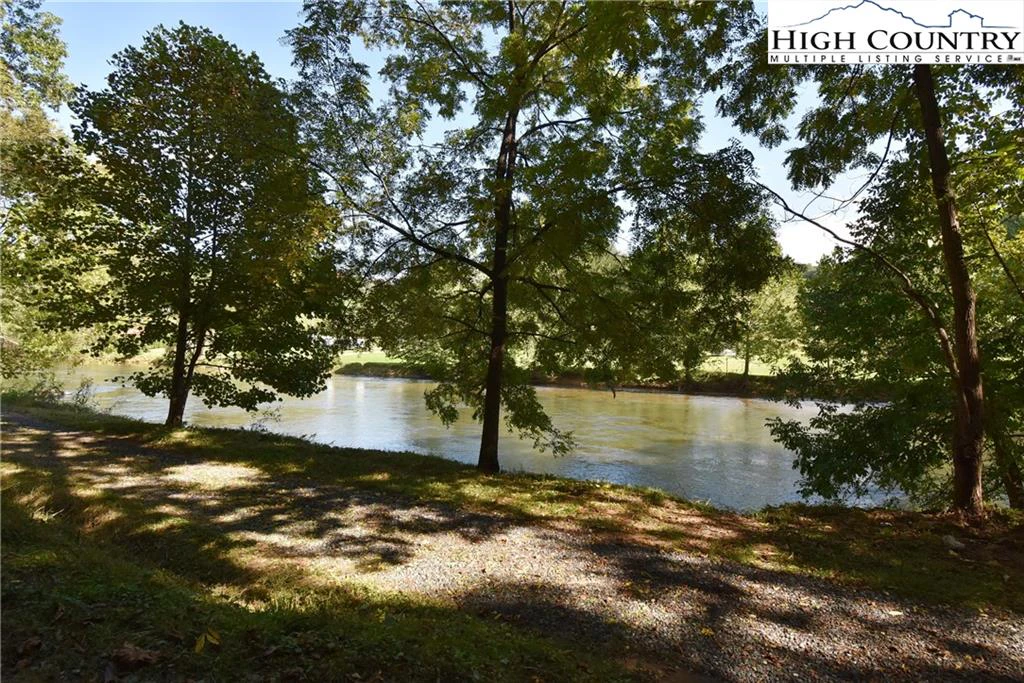Image number 7 for the current listing
