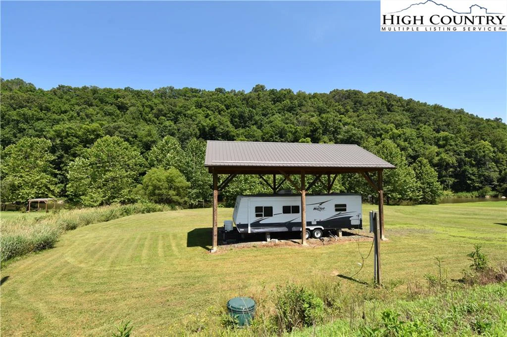 Image number 1 for the current listing