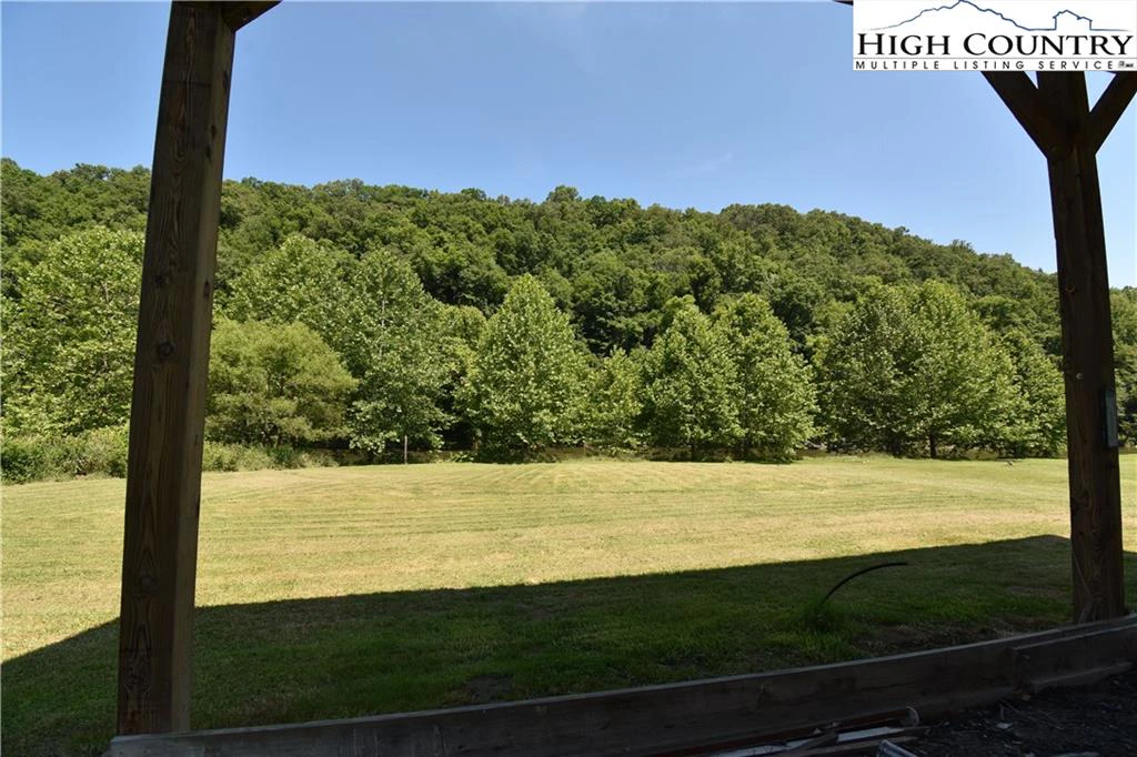 Image number 14 for the current listing
