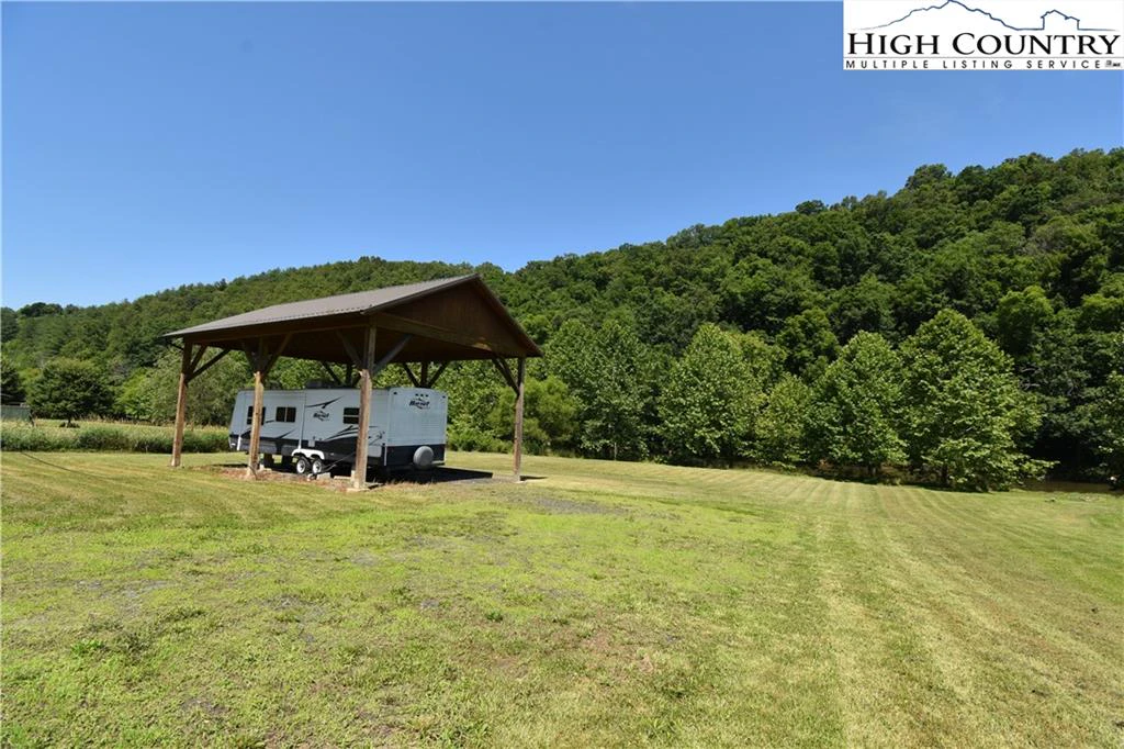 Image number 3 for the current listing