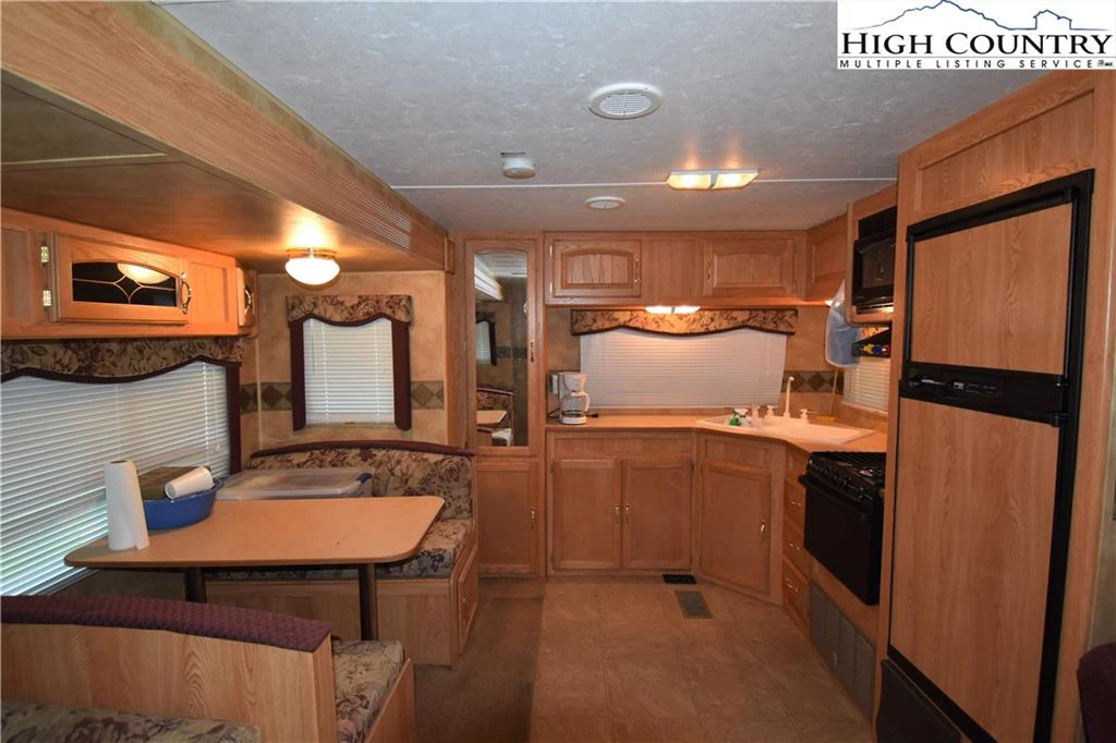 Image number 7 for the current listing