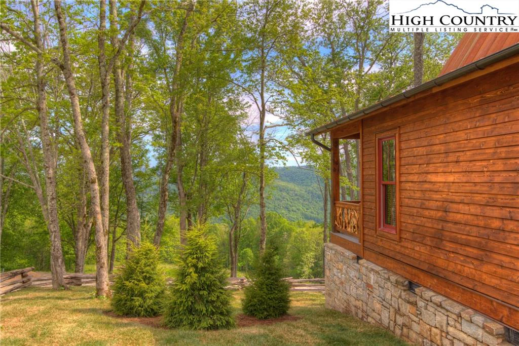 Image number 21 for the current listing