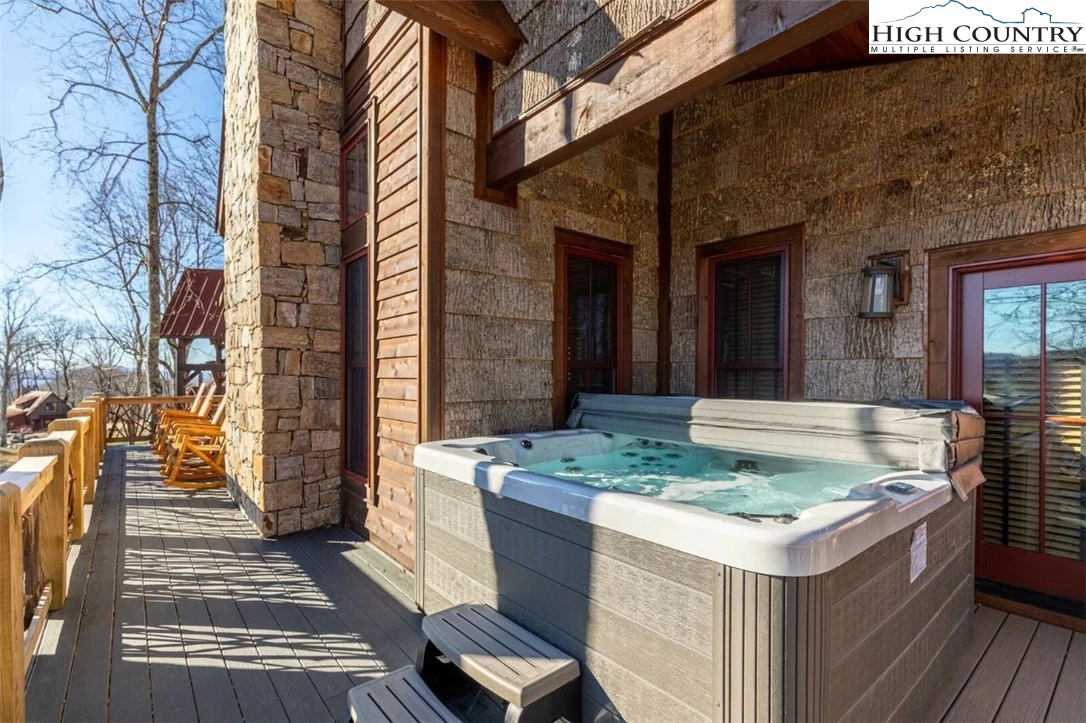 Image number 3 for the current listing