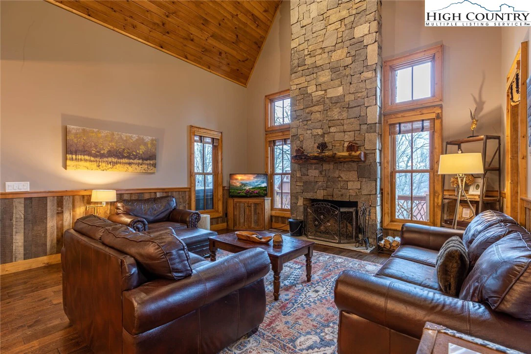 Image number 5 for the current listing