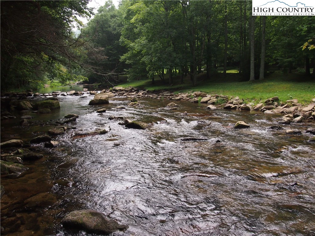 Image number 15 for the current listing