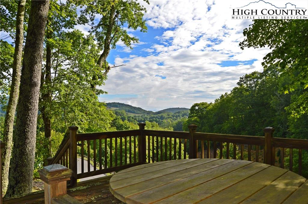 Image number 11 for the current listing